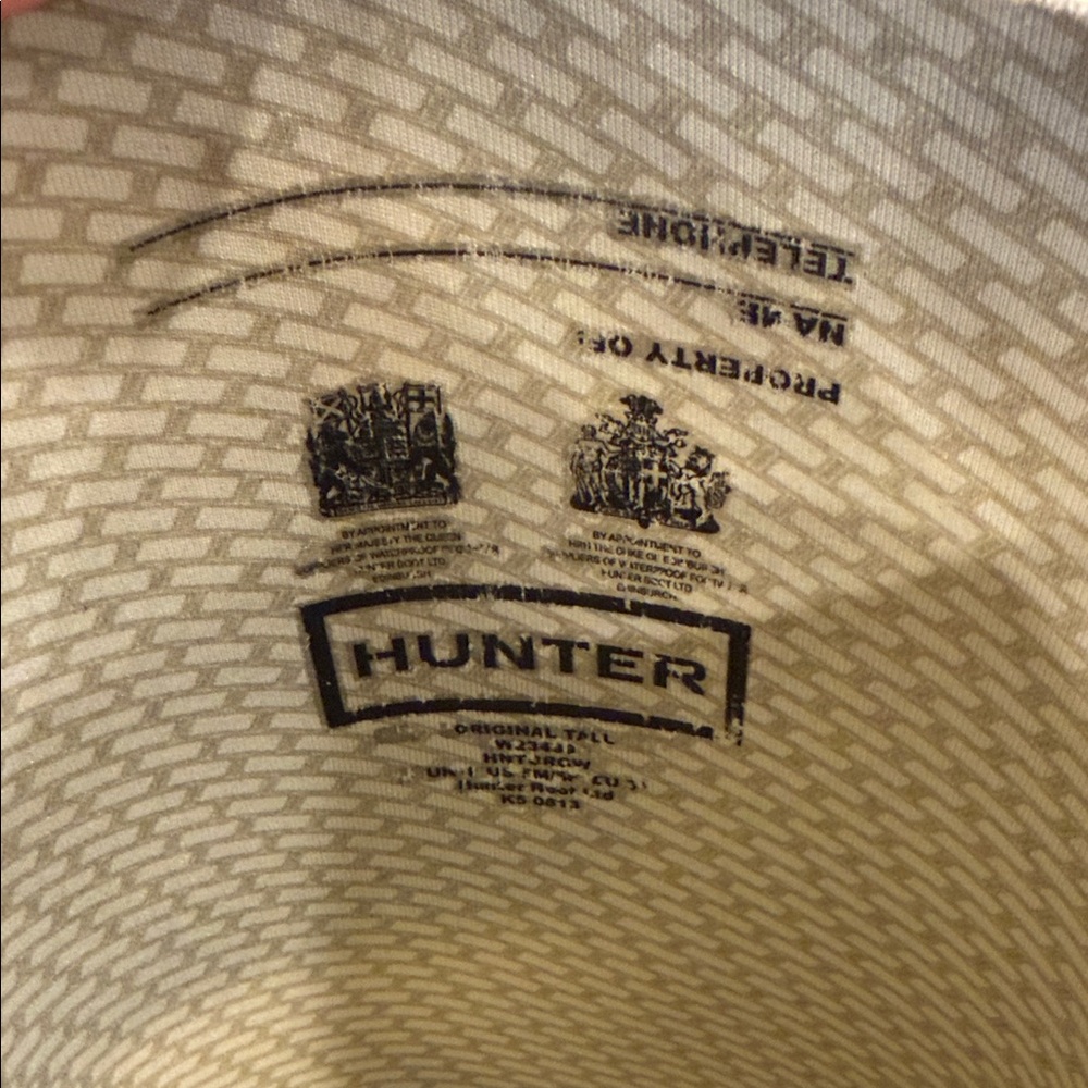 Hunter Beige Patterned Interior - image 2